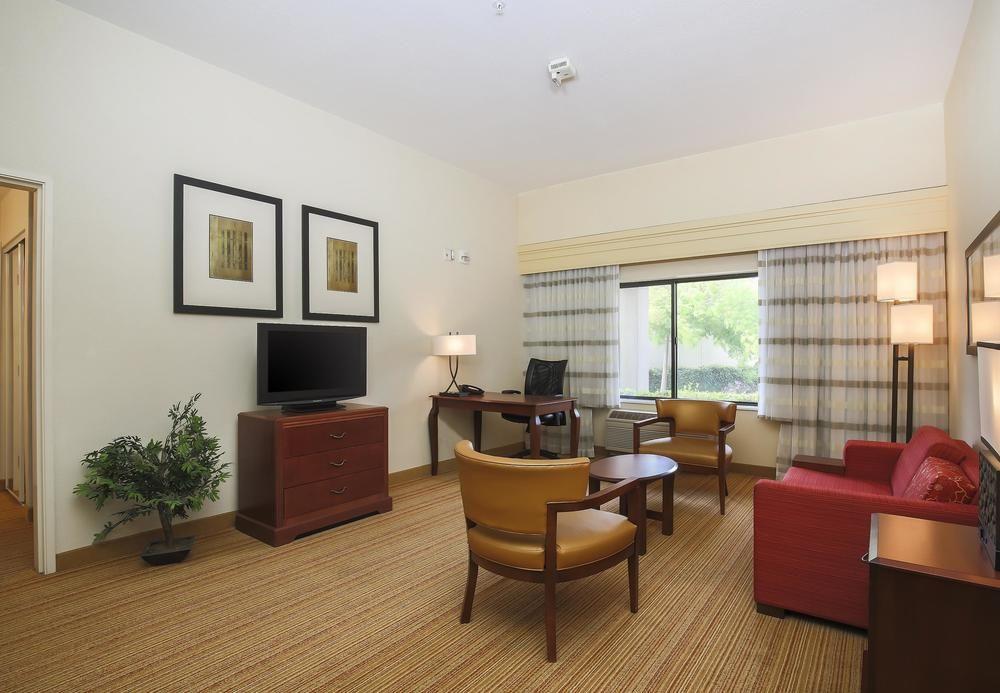Courtyard By Marriott Salinas Monterey Hotel Eksteriør billede