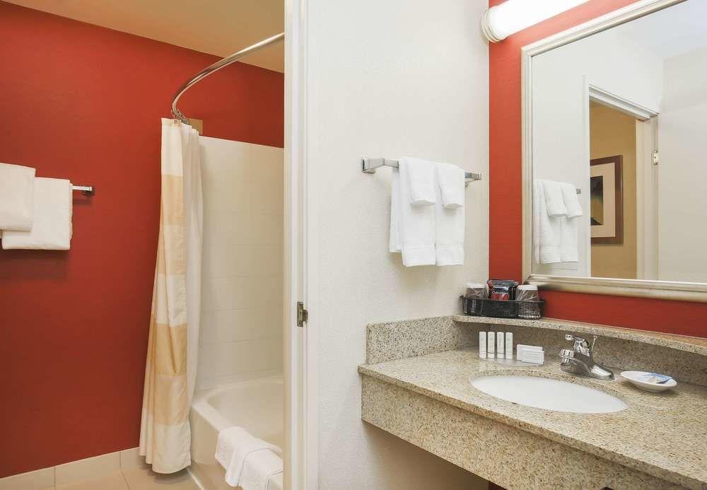 Courtyard By Marriott Salinas Monterey Hotel Eksteriør billede