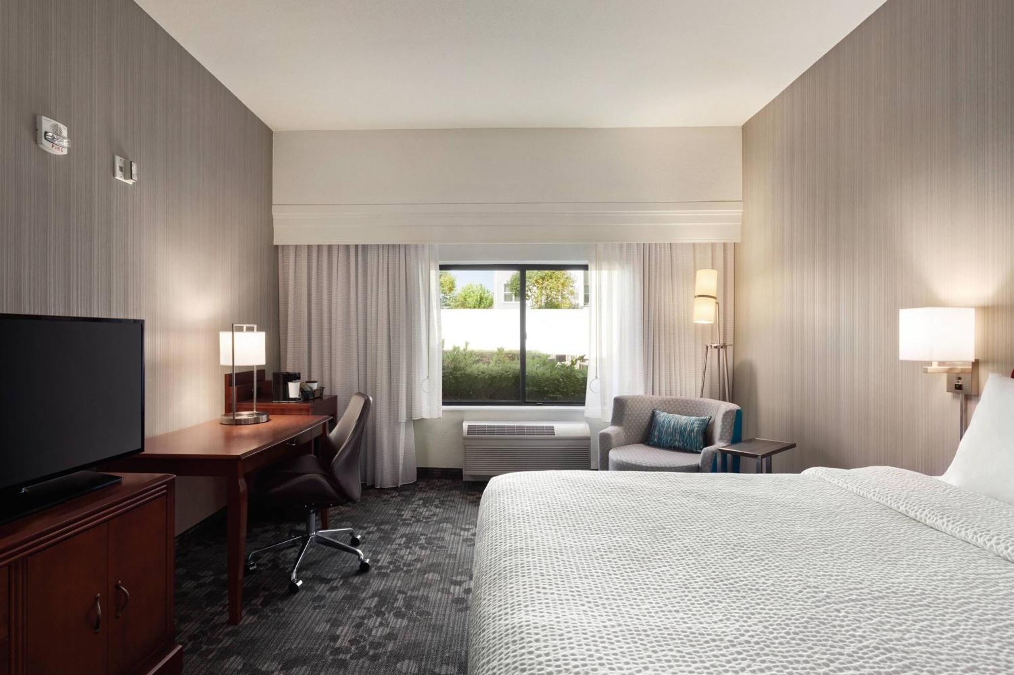 Courtyard By Marriott Salinas Monterey Hotel Eksteriør billede